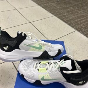 Nike White and Black Sneakers with Mint Accents